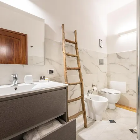 Relais La Lanterne بيت ضيافة كالياري