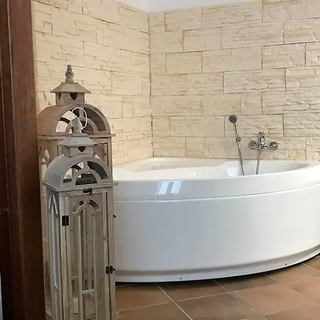 Relais La Lanterne 4* קליארי