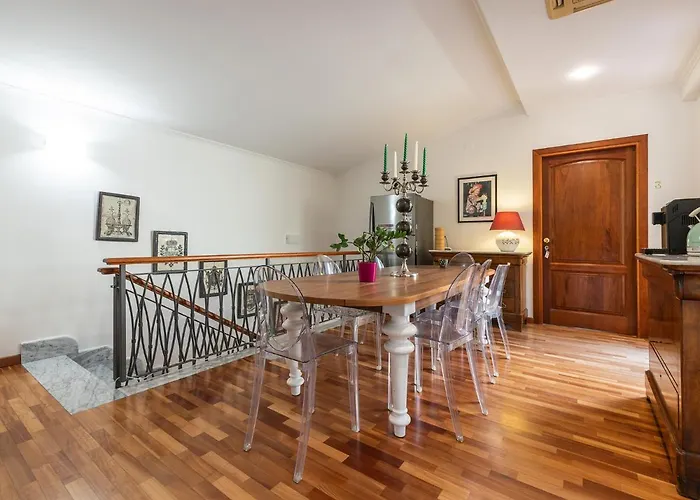 Relais La Lanterne Konukevi 4*