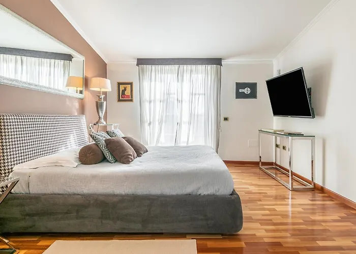 Relais La Lanterne Konukevi 4*