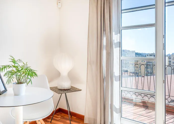 Konukevi Relais La Lanterne Cagliari