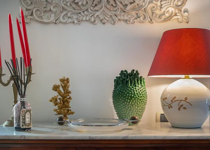 Relais La Lanterne Konukevi 4*