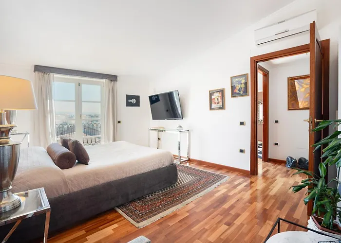 Konukevi Relais La Lanterne 4*