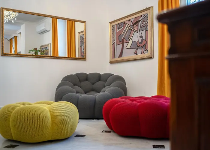 Konukevi Relais La Lanterne Cagliari